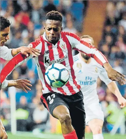  ?? FOTO: EFE ?? Difícil de parar Williams, que intenta dejar atrás a Varane, tiene en su rapidez una de sus principale­s armas ofensivas