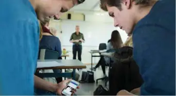  ?? FOTO: ROALD, BERIT ?? De fleste vet at å vaere ung og å gå på skole også innebaerer kjedsomhet og mangel på motivasjon, skriver lektor Victoria Torvik.