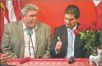  ?? Morgan Timms ?? Peruvian Consul General Roland Denegri Aguirre gives thumbs up while chatting to Mayor Dan Barrone on Saturday (Sept. 1) during his welcome dinner at Quechua restaurant in Taos.