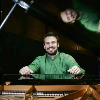  ?? Zanone Fraissat/Folhapress ?? O pianista Cristian Budu, que justapõe Chopin a Beethoven em disco lançado em 2016