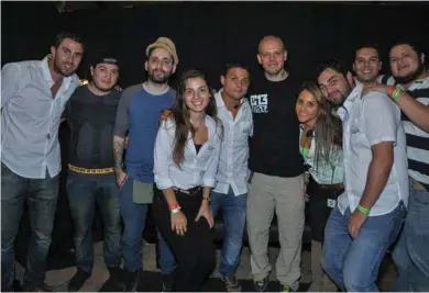  ?? CORTESÍA ?? En el 2014, Adrián Gutiérrez organizó con Calle 13 el primer concierto internacio­nal de Jogo: los números no le dieron y su mamá tuvo que hipotecar la casa para poder cubrir los gastos.