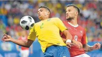  ?? AFP ?? Thiago Silva (i) en un pasaje del encuentro frente a los suizos. Hoy será el capitán de los brasileños.