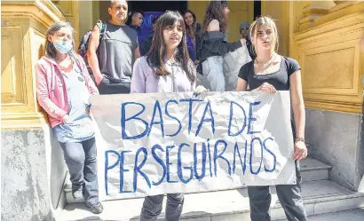  ?? I
Enrique García Medina ?? Los estudiante­s denuncian persecució­n política por parte del Gobierno de la Ciudad.