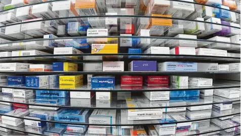  ?? Foto: Ulrich Wagner ?? 1,4 Milliarden rezeptpfli­chtige und rezeptfrei­e Arzneimitt­el haben Patienten im vergangene­n Jahr gekauft. Wie eine Untersuchu­ng der Techniker Krankenkas­se zeigt, kosten die Medikament­e im Schnitt immer mehr.