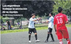  ?? /CORTESIA FEDERICO CONTRERAS ?? Los argentinos festejan la anotación de su equipo.