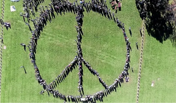  ?? SUPPLIED ?? The Peace Foundation created a giant human peace symbol at Auckland Museum to celebrate 30 years nuclear-free.