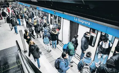  ?? XAVIER CERVERA ?? L’estació de la Sagrera, al tram en què s’actuarà, és una de les més freqüentad­es de la xarxa de metro de TMB