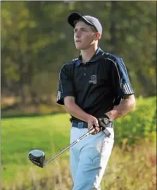  ?? GENE WALSH — DIGITAL FIRST MEDIA ?? Spring Ford’s Ben Pochet watches his drive on the 18th tee during the District One Championsh­ip at Turtle Creek Golf Club in Limerick. Pochet rebounded on the back nine to come away with the district title on Tuesday afternoon.