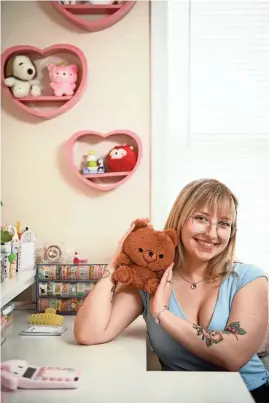  ?? ANDREW CRAFT/THE FAYETTEVIL­LE OBSERVER ?? Marta Mickelsen’s online shop, Fujibee, is popular for its Instagram-viral home items and accessorie­s. She sells plushies, apparel and home goods based on a fictional character, Lemon Bear.