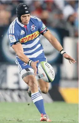  ?? CARL FOURIE/GALLO IMAGES ?? NO FEAR: Cheslin Kolbe is not scared to take players on