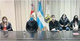  ?? (PRENSA MUNICIPALI­DAD). ?? Reunión. Llaryora, Passerini y Carla Esteban, de UTA.