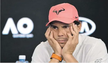  ?? AFP ?? Frustrado. Así lució Rafael Nadal al hablar ante la prensa en Melbourne, luego de su abandono ante Cilic.