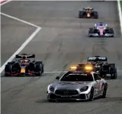  ??  ?? The first Safety Car prevented Verstappen from exploiting Hamilton’s lack of hard tyres