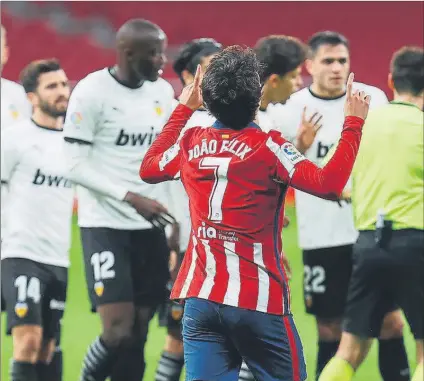  ?? FOTO: ATLETICO ?? Joao Félix, celebrando el gol logrado ante el Valencia en el último partido de Laliga disputado por el equipo rojiblanco
