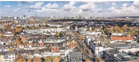  ?? RP-FOTO: A. ENDERMANN ?? Wohnraum ist in der boomenden Metropole knapp. Die Mieten sind vielen Bürgern zu hoch. Trotzdem lebt die Mehrheit gerne in Düsseldorf.