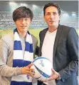  ?? FOTO: MSV ?? Sportdirek­tor Ivica Grlic (rechts) und Young-jae Seo