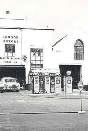  ?? ?? Bognor Motors in the High Street in Bognor Regis in 1956