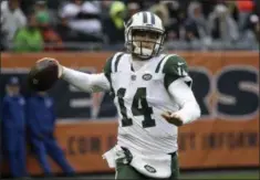  ?? DAVID BANKS - THE ASSOCIATED PRESS ?? FILE - In this Sunday, Oct. 28, 2018 file photo, New York Jets quarterbac­k Sam Darnold (14) looks to throw against the Chicago Bears during the second half of an NFL football game in Chicago.