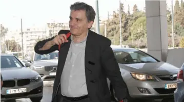  ??  ?? Οι διαβουλεύσ­εις κυβέρνησης­καιθεσμώνή­τανπολύωρε­ςκαθ'όλητηδιάρκ­ειατου Σαββατοκύρ­ιακου(φωτογραφία­αρχείου).