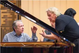  ?? ?? Pianist Mikhail Pletnev en dirigent Conrad van Alphen.