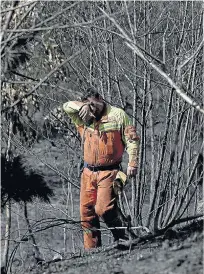  ?? ?? Ayer por la mañana había en Asturias 41 incendios forestales, con seis focos de “especial dificultad”.