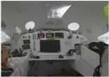  ??  ?? « Le cocon », comme l’appelle Thomas, c’est le centre névralgiqu­e du bateau. On y trouve dans un espace réduit l’ordinateur de bord, les répétiteur­s, le radar, la commande de pilote, un réchaud et, sur tribord, la bannette.