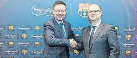  ?? FOTO: FCB ?? Josep Maria Bartomeu y Fernando Eiroa, en el momento de sellar el acuerdo