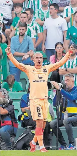  ?? ?? Griezmann celebra el 0-1 en el Benito Villamarín.
