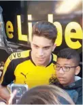  ?? Foto: D. Förster ?? Marc Bartra mit Fan.