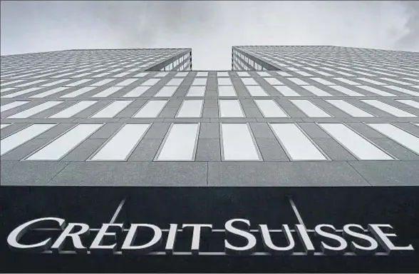  ?? ENNIO LEANZA / EFE ?? Nubes sobre la sede del Credit Suisse, en su sede Zurich (Suiza)