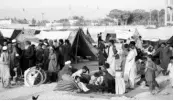  ?? PHOTO: REUTERS ?? Families who arrived from Afghanista­n at their makeshift tents near a railway station in Chaman, Pakistan