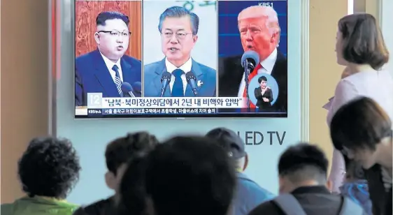  ?? AP ?? Expectativ­a. Habitantes de Corea del Sur siguen atentos las noticias sobre las decisivas cumbres que se realizarán en los próximos meses.