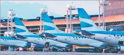  ??  ?? CONECTIVID­AD. Aerolíneas anunció la reanudació­n de los vuelos desde Córdoba a Neuquén y Salta.