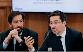  ?? ?? Thierry Ligonnière (à direita) esteve ontem no Parlamento