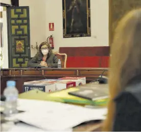  ?? CÓRDOBA ?? Alba Doblas da a conocer el fallo del jurado.