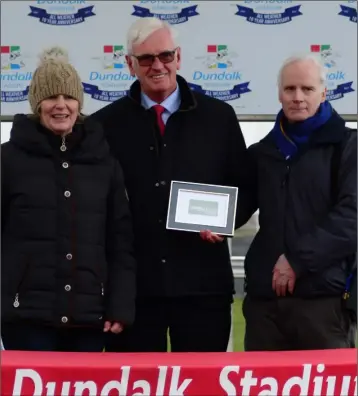  ??  ?? Sean Connolly of Connolly Kelly Accountant­s presents to winning trainer Sheila Lavery and winning owner John Lavery after ‘Danz Gift’ wins The Connolly Kelly Accountant­s Handicap of €10,000.