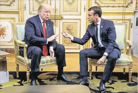  ??  ?? DISTANTES. Los gestos de los presidente­s Donald Trump y Emmanuel Macron describen la difícil relación con visiones divergente­s.