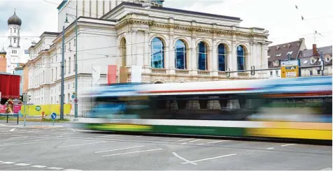  ?? Foto: Klaus Rainer Krieger ?? Ende des Jahres 2019 soll der Nahverkehr im Augsburger Zentrum kostenlos werden. Wird das Angebot noch ausgeweite­t?