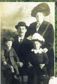  ??  ?? ANCESTORS Alfred Walter & Kate Haines, Walliams’ maternal great-grandparen­ts, with uncle and gran