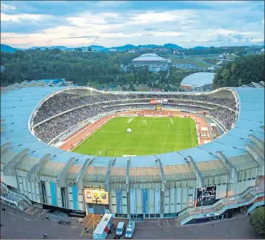  ??  ?? Anoeta podrá volver a acoger partidos los lunes, como ya hizo muchas veces en temporadas pasadas.