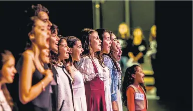  ?? RAFAEL ARBEX / ESTADÃO ?? Audição. Centenas de jovens participar­am ontem da seleção para os papéis dos seis filhos dos Von Trapp