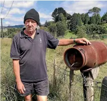  ?? FRANCES FERGUSON / FAIRFAX NZ ?? Ohura pensioner John Farnham, above, wants street lighting so he can see the potholes on the street outside his house, but his local authority has a declining rating base. Meanwhile, Suzie Johnson, outside her store Oosh, is on a mission to get Shannon...