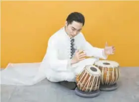  ?? ?? t
t Try items that have a softer surface like paper boxes, and put a yoga mat or similar stuff underneath, mainly to prevent resonance.
Wang Yinrui is the Shanghai Chinese Orchestra’s principal percussion­ist.