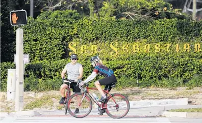  ?? RICARDO RAMIREZ BUXEDA/ORLANDO SENTINEL ?? Seminole County commission­ers approved a plan to construct a pair of tunnels near Altamonte Springs that would allow Seminole Wekiva Trail users to traverse beneath state roads 436 and 434.