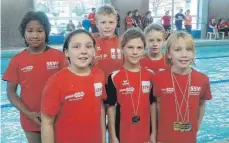 ?? FOTO: PRIVAT ?? Erfolgreic­he Schwimmer des SSV Weingarten (von links): Nabil Storkebaum, Annabelle Christberg­er, Paul-Lukas Hagen, Anne Seeger, Miguel Müller und Jana Eiberle.