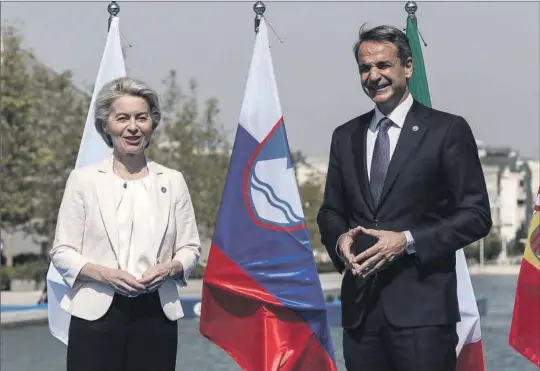  ?? AGENCIAS ?? La presidenta de la Comisión Europea, Ursula von der Leyen, y el primer ministro de Grecia, Kyriakos Mitsotakis.