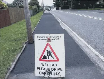  ??  ?? Sign on the footpath on the A1052 between Houghton Gate and Bournmoor. (Picture by Lee Harris)