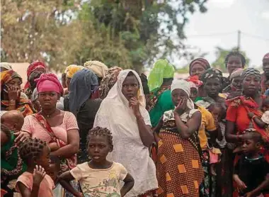  ?? Foto: AFP ?? Die Opfer eines Terrors, über den niemand spricht: Mehr als eine halbe Million Menschen sind bereits aus dem Norden Mosambiks geflohen, aus Angst vor den Überfällen militanter Islamisten.