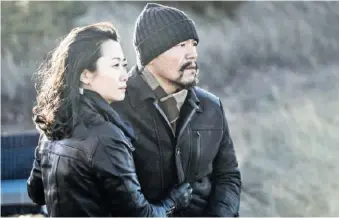  ??  ?? Die Gangsterbr­aut Qiao (Zhao Tao) bringt für ihren Boss grosse Opfer.