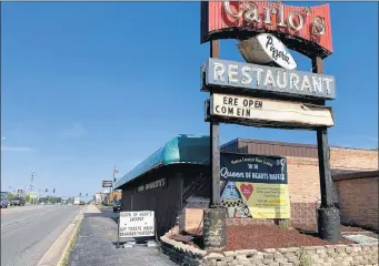  ?? TED SLOWIK/DAILY SOUTHTOWN ?? Carlo Lorenzetti’s restaurant in Chicago Heights Thursday. The Lorenzetti family has announced the restaurant is permanentl­y closed after 34 years.